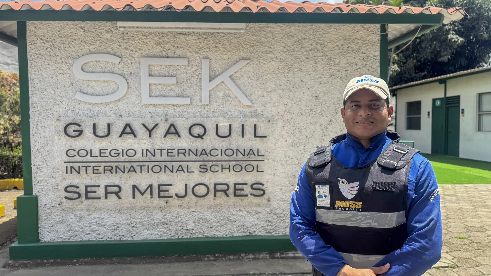 Guardia de MOSS Security en SEK Guayaquil